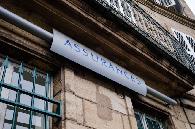 découvrez comment la hausse des prix de l'assurance habitation impacte votre couverture. solutionnez vos préoccupations avec des conseils pratiques pour choisir la meilleure assurance adaptée à votre budget.
