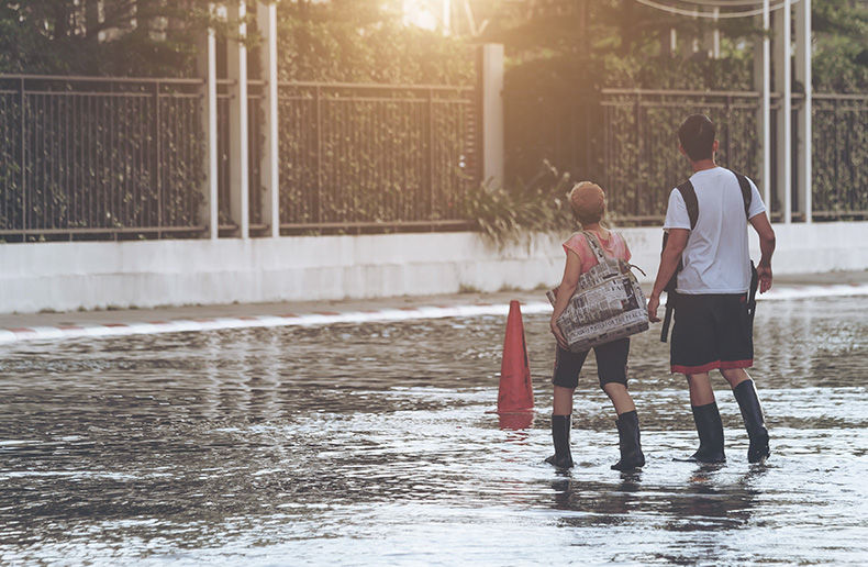 découvrez quand et comment contacter votre assureur après une inondation pour déclarer les dégâts et faciliter la prise en charge de votre dossier.