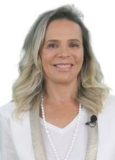 ana fabia ferraz martins : découvrez son parcours riche en expérience et son engagement professionnel exemplaire.