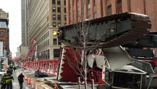 une grue s'effondre à combs-la-ville, causant des dégâts en touchant deux résidences. découvrez les détails de cet incident majeur et ses conséquences.