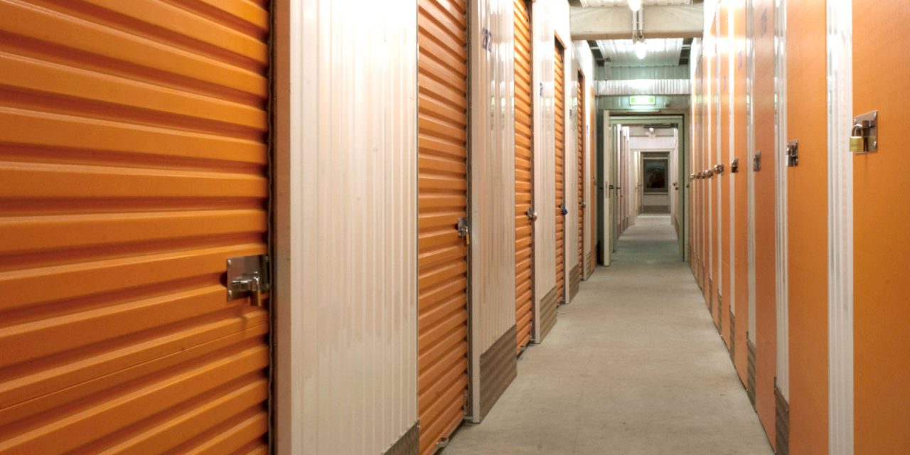 location de box de stockage adaptés aux petits espaces, sécurisés et accessibles facilement pour stocker vos affaires en toute tranquillité.